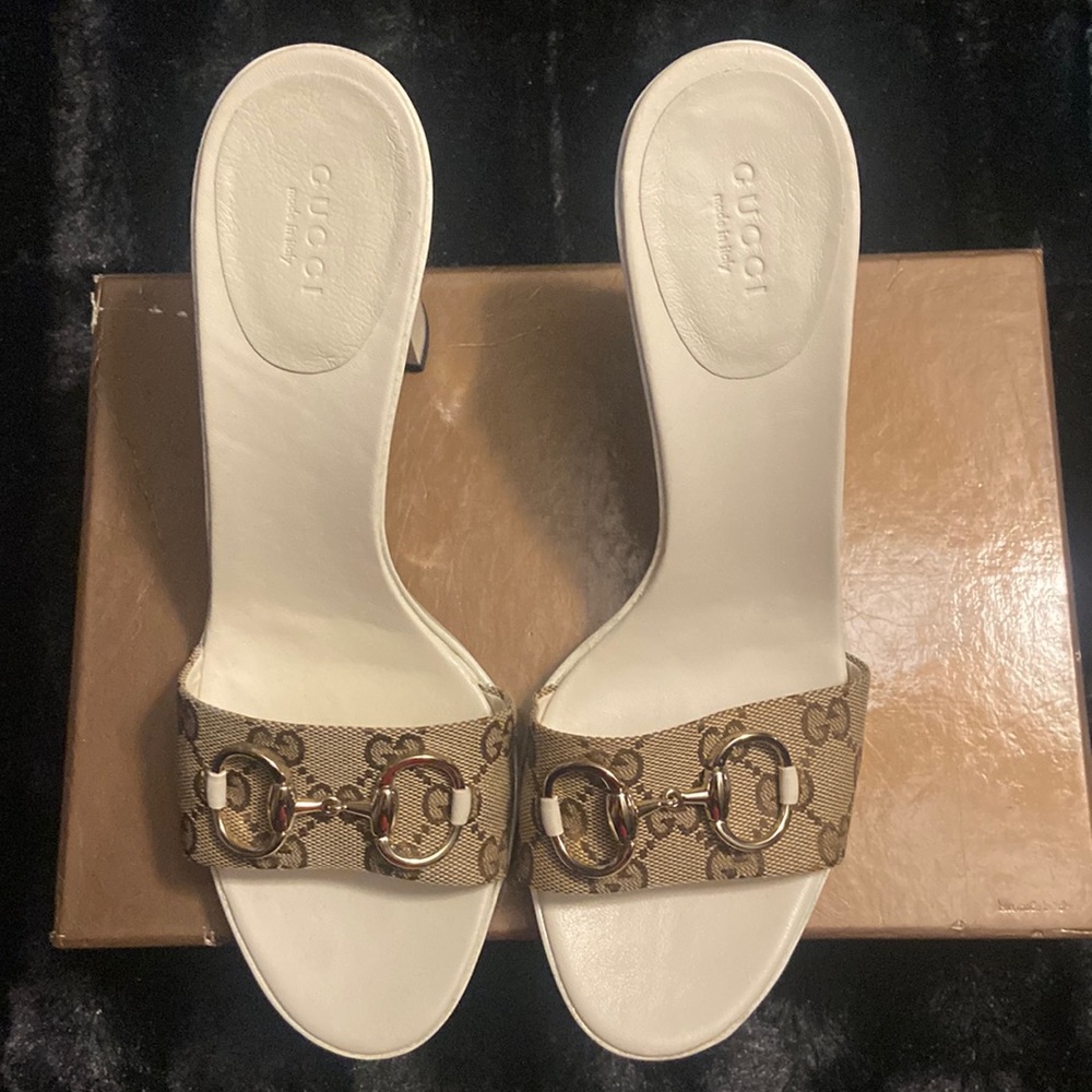 Gucci sandals with heel. Brand new, never worn.
